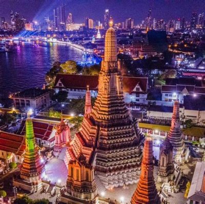  Le Wat Arun: Temple Lumineux sur les Berges du Chao Phraya!